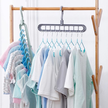 Multi-place clothes hanger