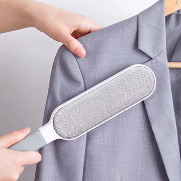 Clothes and bedding cleaning tool